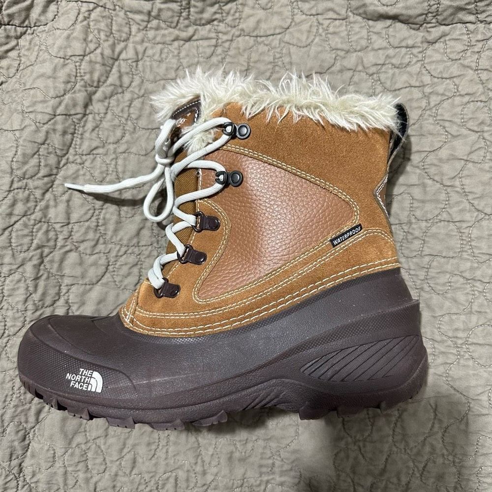 The North Face KIDS SHELLISTA EXTREME WATERPROOF BOOTS Size 5. A611